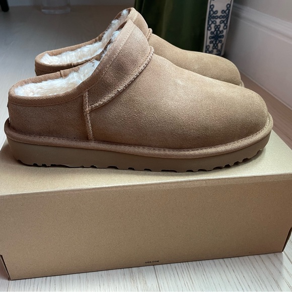 NEW UGG Classic Slipper - Picture 3 of 4